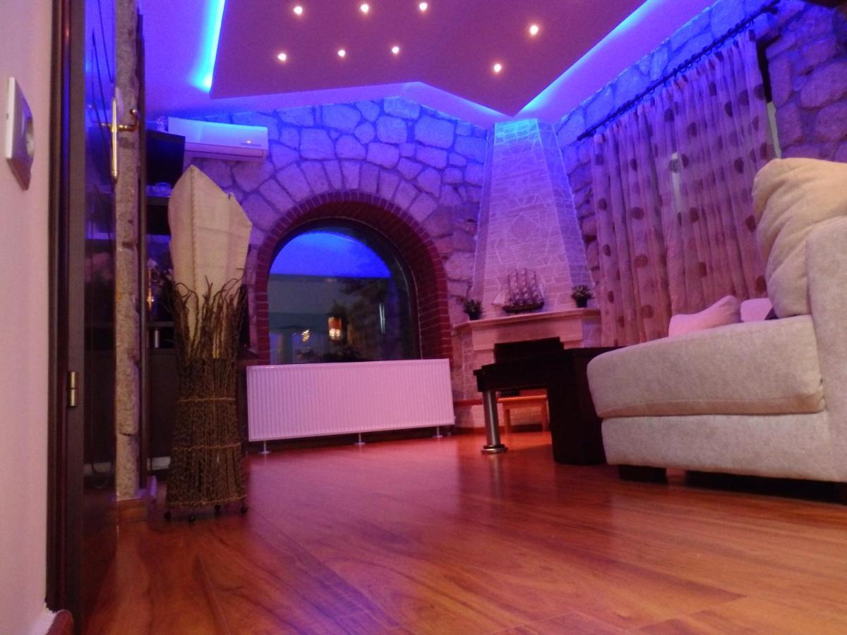 Villa George Afytos Exterior photo