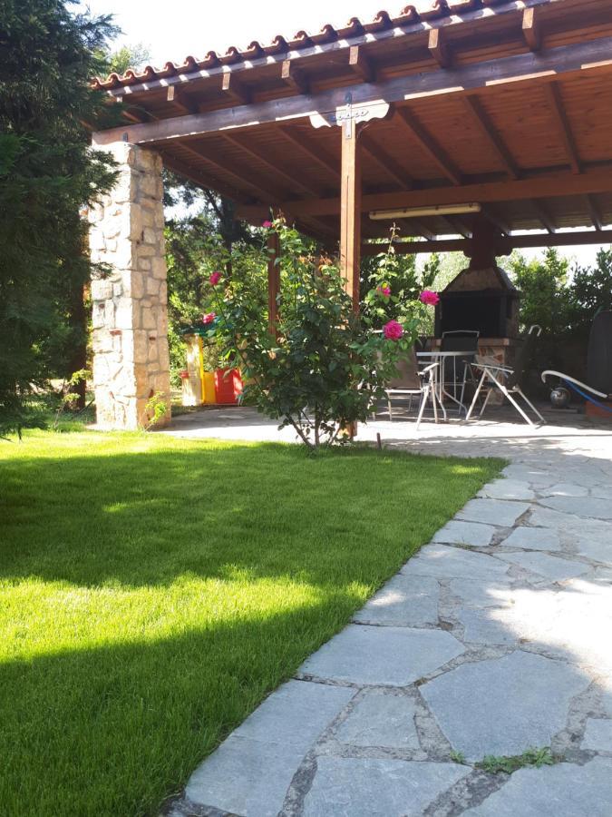Villa George Afytos Exterior photo