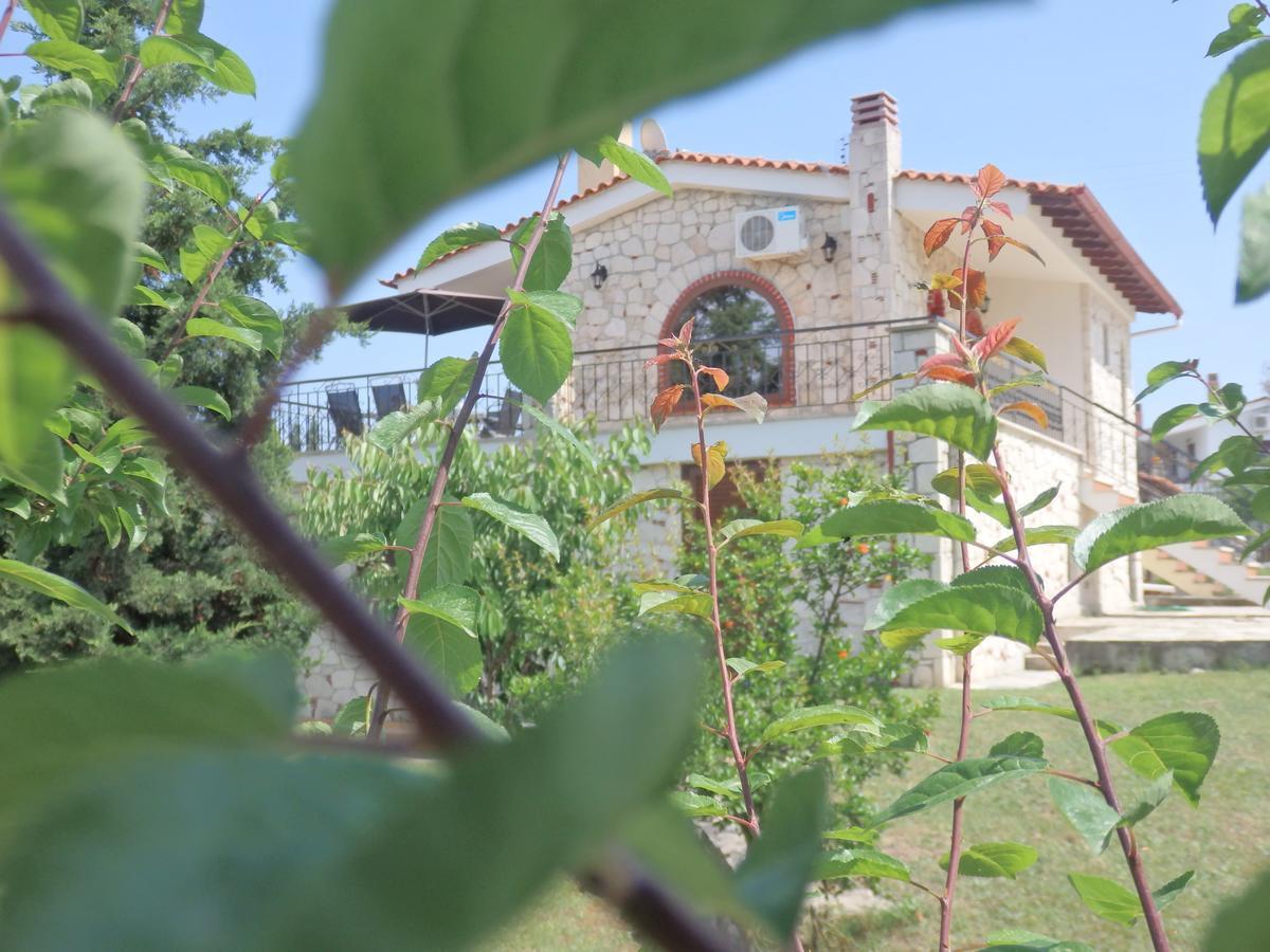 Villa George Afytos Exterior photo